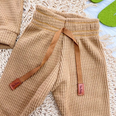 Conj. Casaco Malha Wafle e Calça - Caramelo